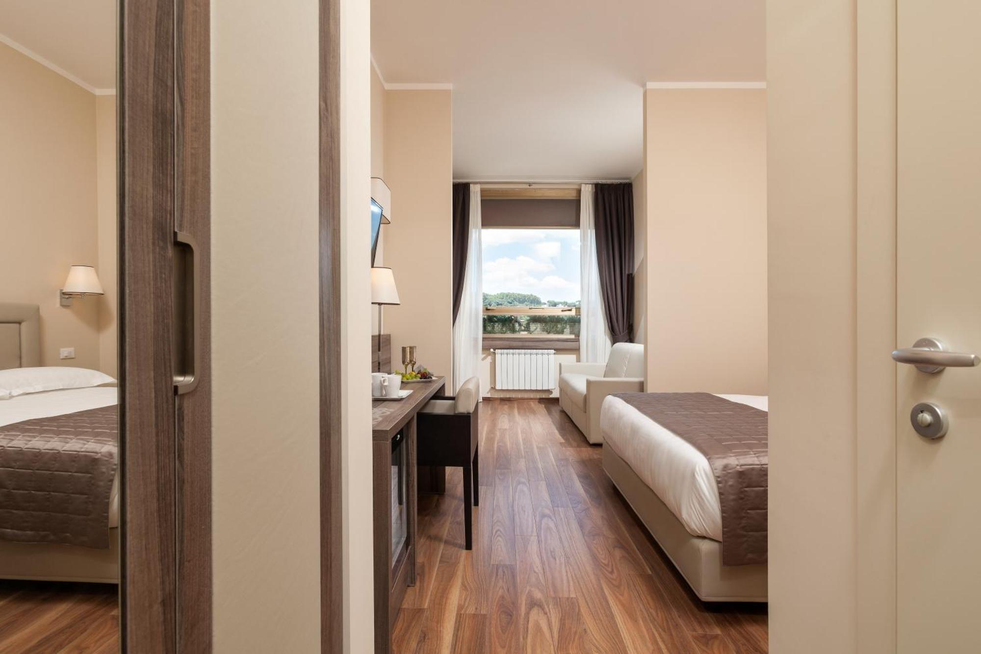 Hotel Window On Roma Exterior foto