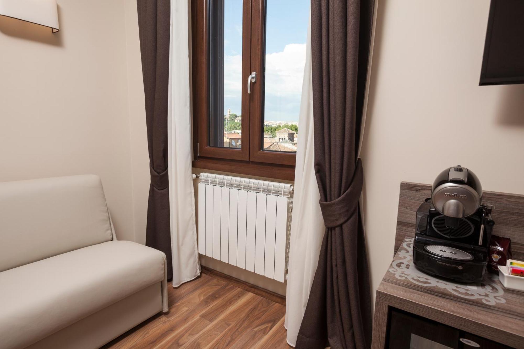 Hotel Window On Roma Exterior foto