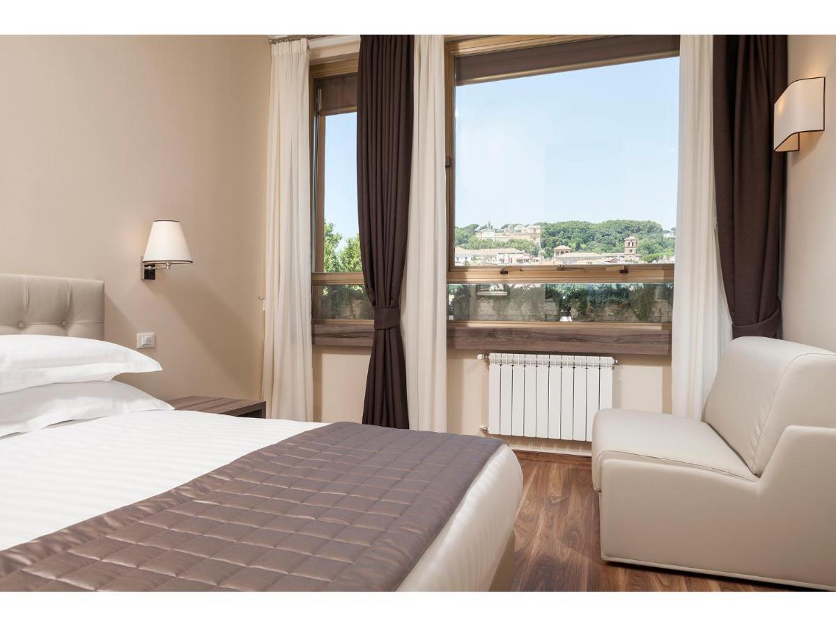 Hotel Window On Roma Exterior foto